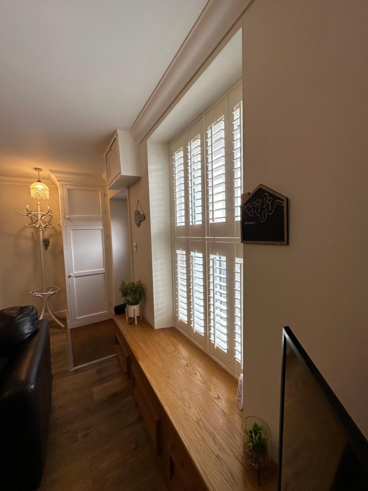 The Cosy Cottage Retreat! Perfect For Contractors, Relocators, Getaway Llantrisant  Exterior photo